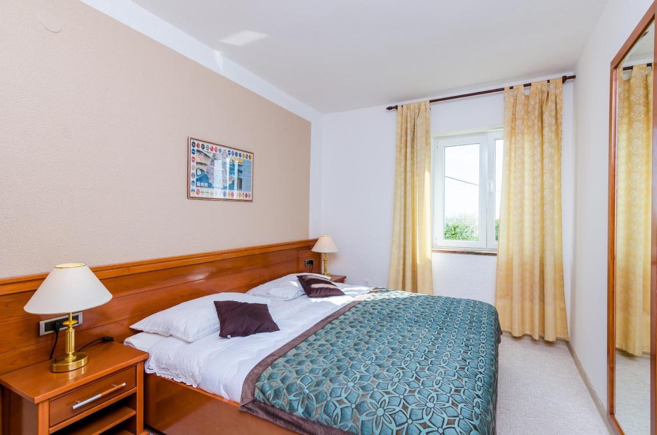 Apartament Nicol *