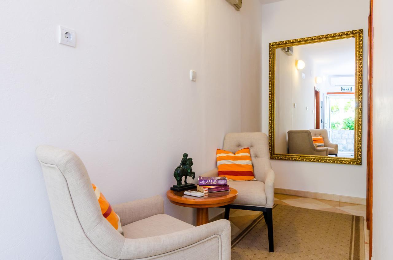 Nicol Apartament *
